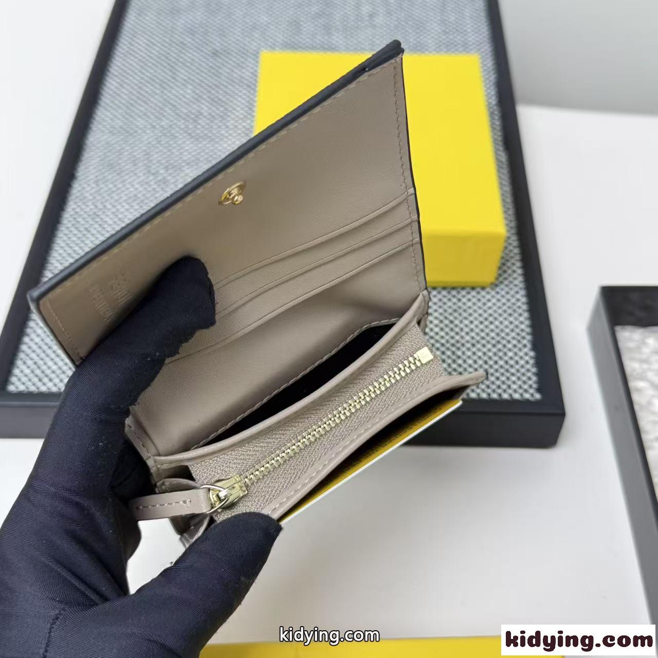 シンプル コンパクト 二つ折り財布 フェンディ 財布 スーパーコピー グレー-3