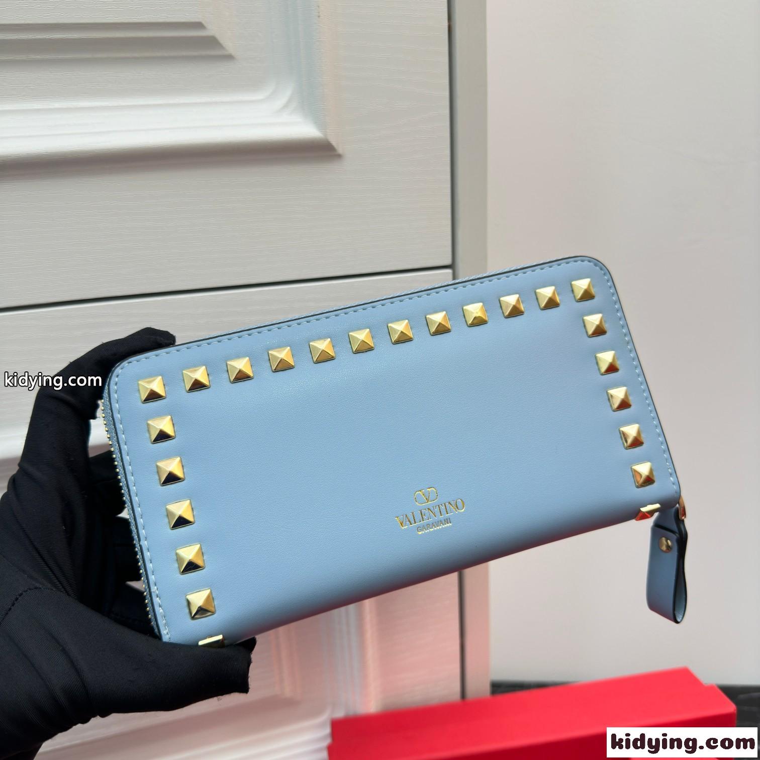 ロックスタッズ カーフスキン ジップウォレット ヴァレンティノ 財布 コピー ブルー-1