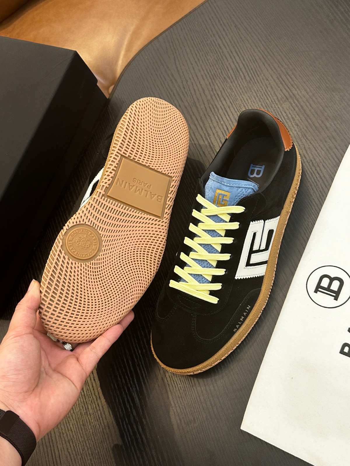 カジュアル バルマン スニーカー スーパーコピー 定番 Balmain Swan スエードスニーカー-4