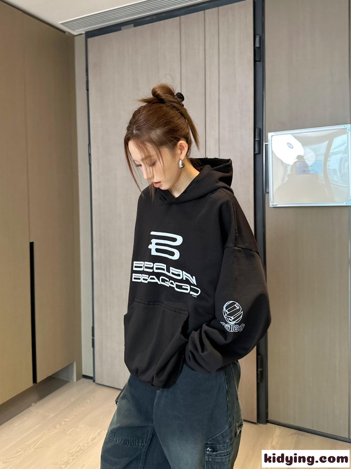 人気 ユニセックス カジュアル フーディー バレンシアガ パーカー スーパーコピー ブラック-3