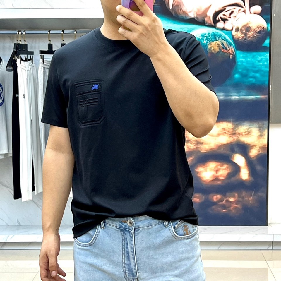 シンプル 上品 クルーネック 半袖Tシャツ バーバリー Tシャツ 偽物 ブラック-1
