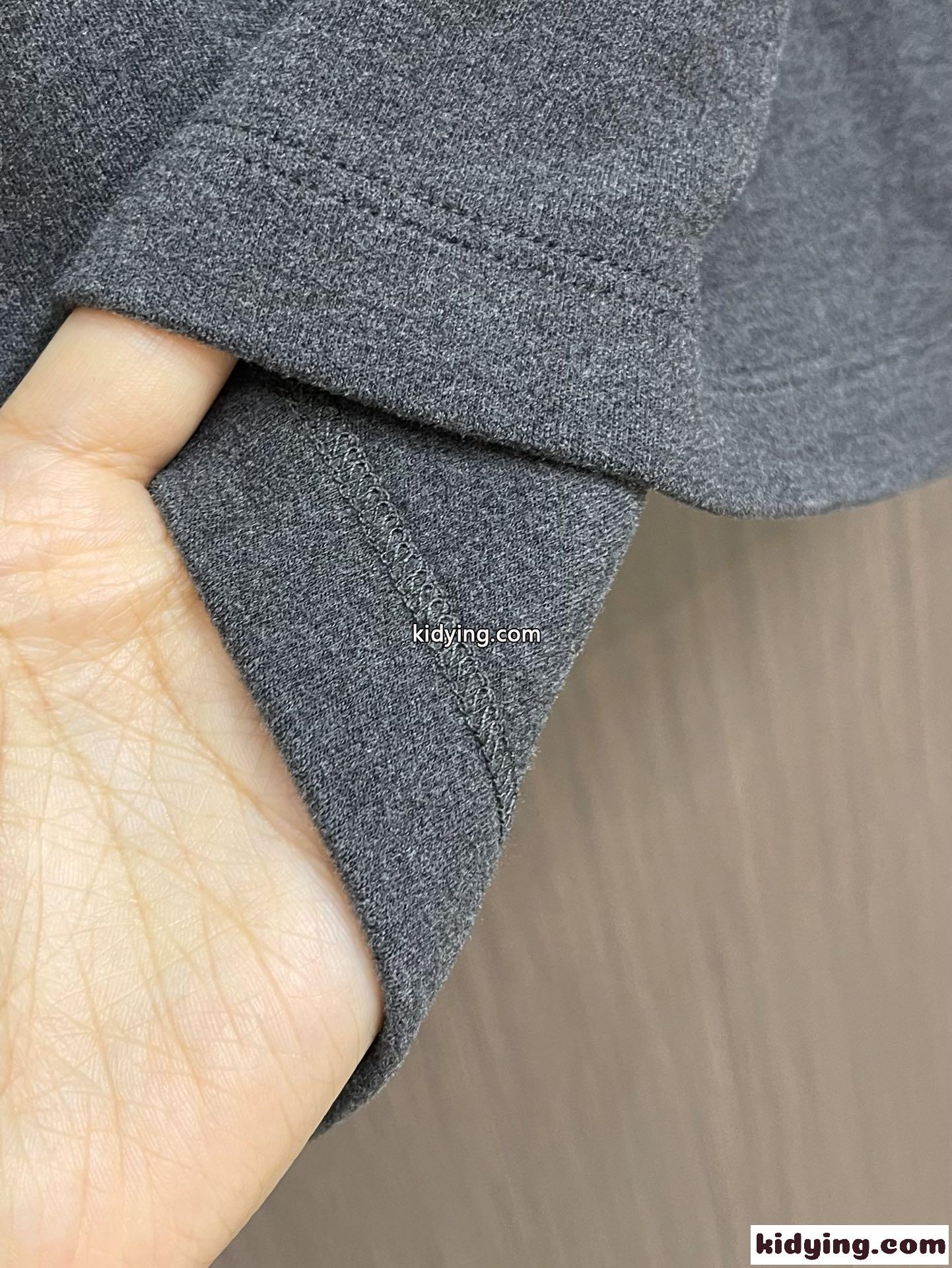 ベーシック 合わせやすい タートルネック 長袖Tシャツ プラダ Tシャツ コピー ダークグレー-3