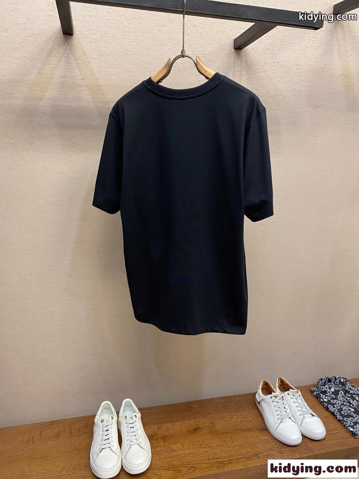 カジュアル 合わせやすい バーバリー Tシャツ 偽物 半袖Tシャツ ブラック-1