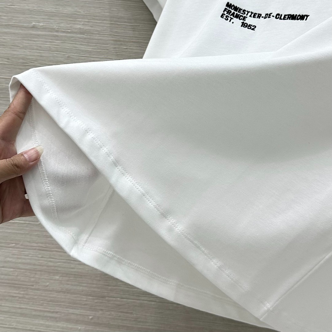 モンクレール Tシャツ 偽物 カジュアル 刺繍入り 半袖Tシャツ クルーネック ホワイト-1