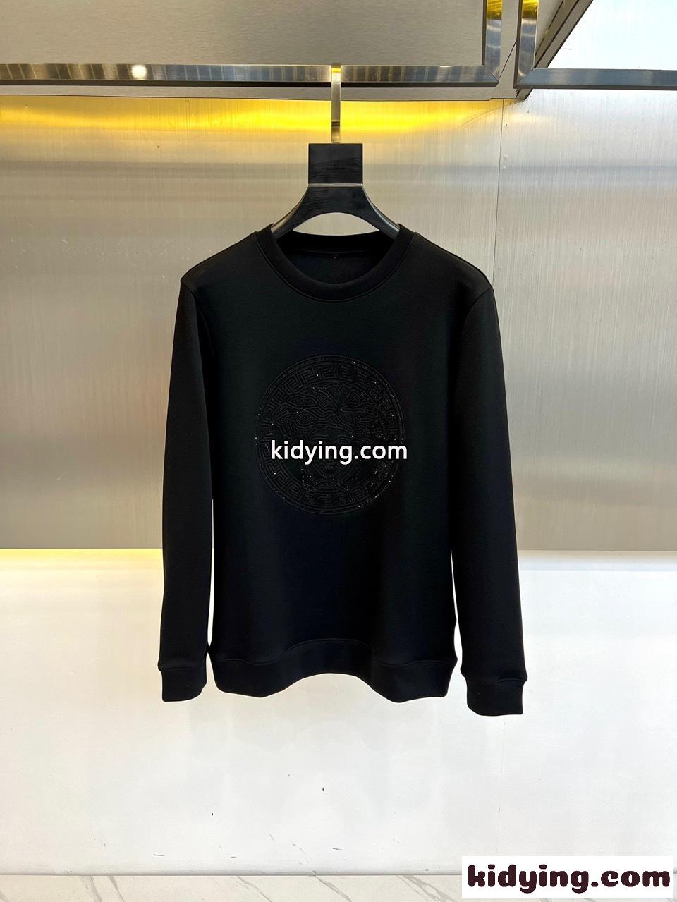 ヴェルサーチェ Tシャツ コピー シンプル ロゴ入り クルーネック スウェットシャツ ブラック-1
