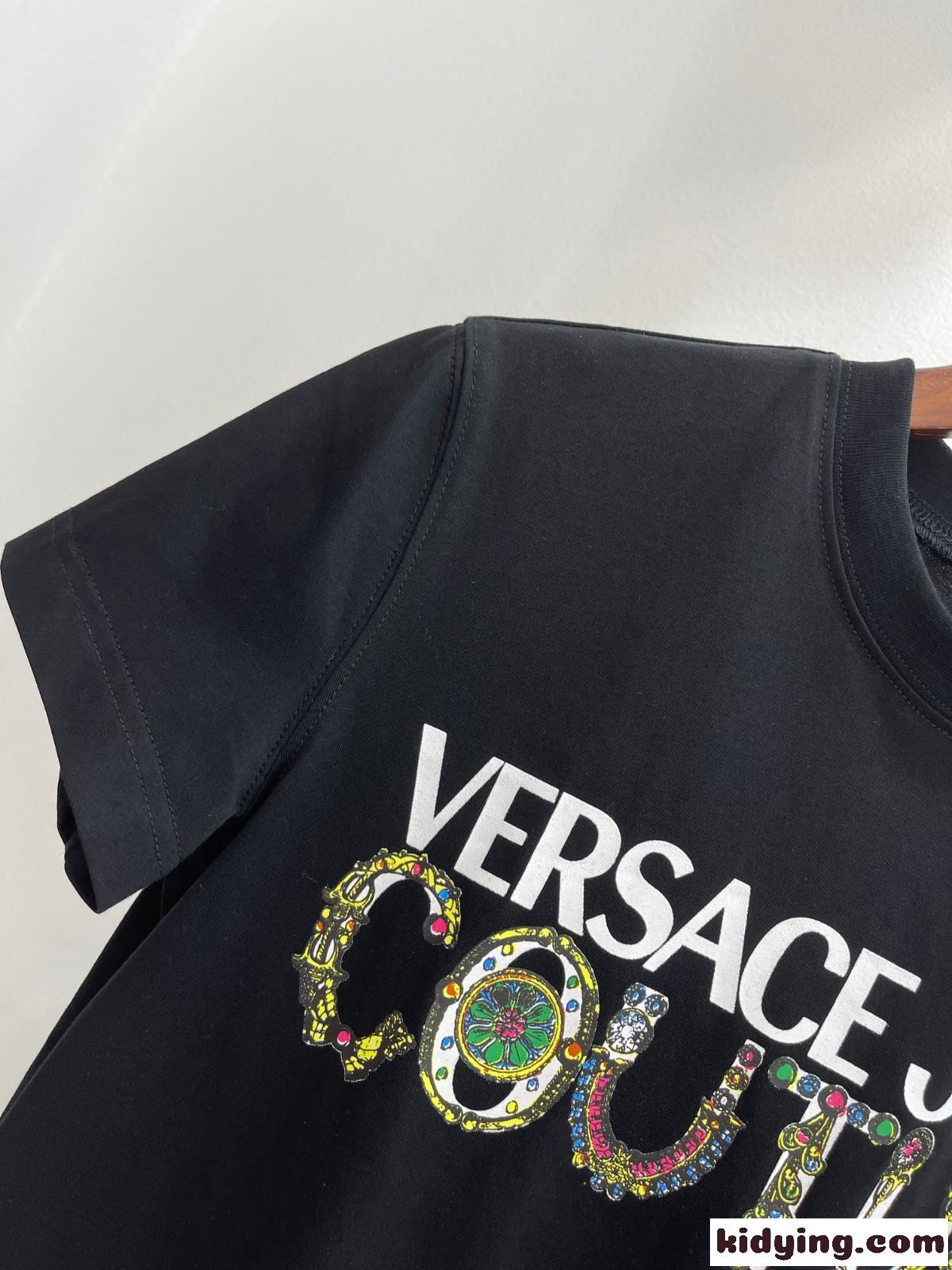 4色あり 合わせやすい プリント クルーネック ヴェルサーチェ 半袖Tシャツ コピー コットン 着心地いい トップス-3