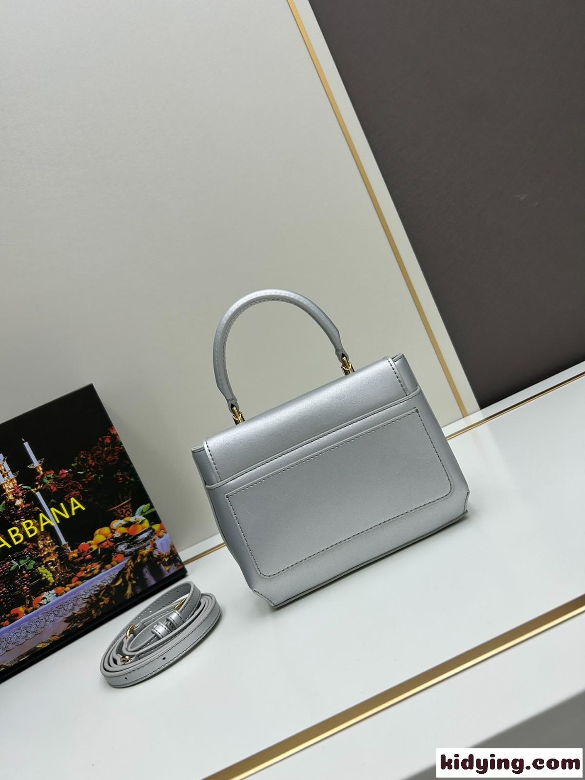DGロゴ ショルダーバッグ ドルチェ&ガッバーナ バッグ スーパーコピー シルバー-2