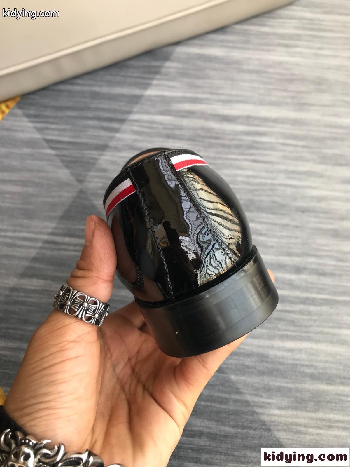 上品 エレガント フォーマル 通勤 メンズ ビジネスジューズ グッチ ローファー コピー 快適 軽量 歩きやすい 靴-4