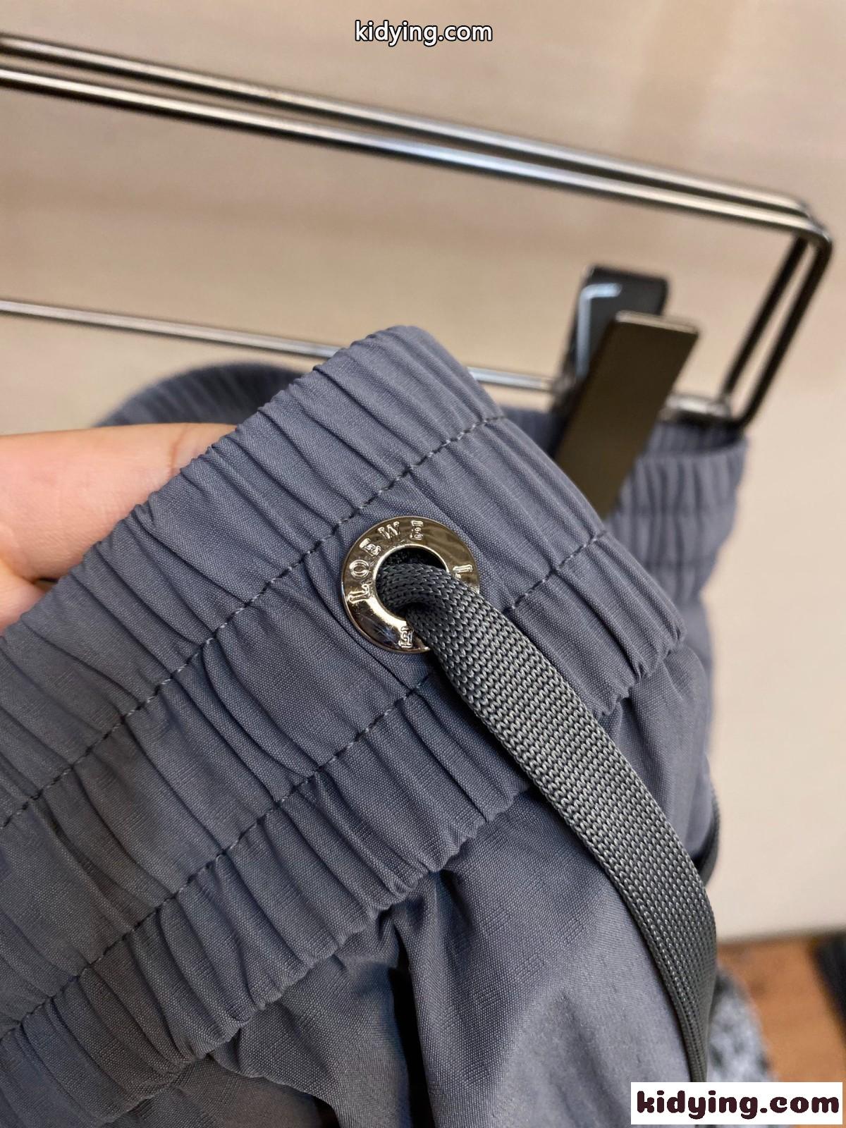 シンプル 洗練された ロゴ ショートパンツ ロエベ パンツ 偽物 グレー-2