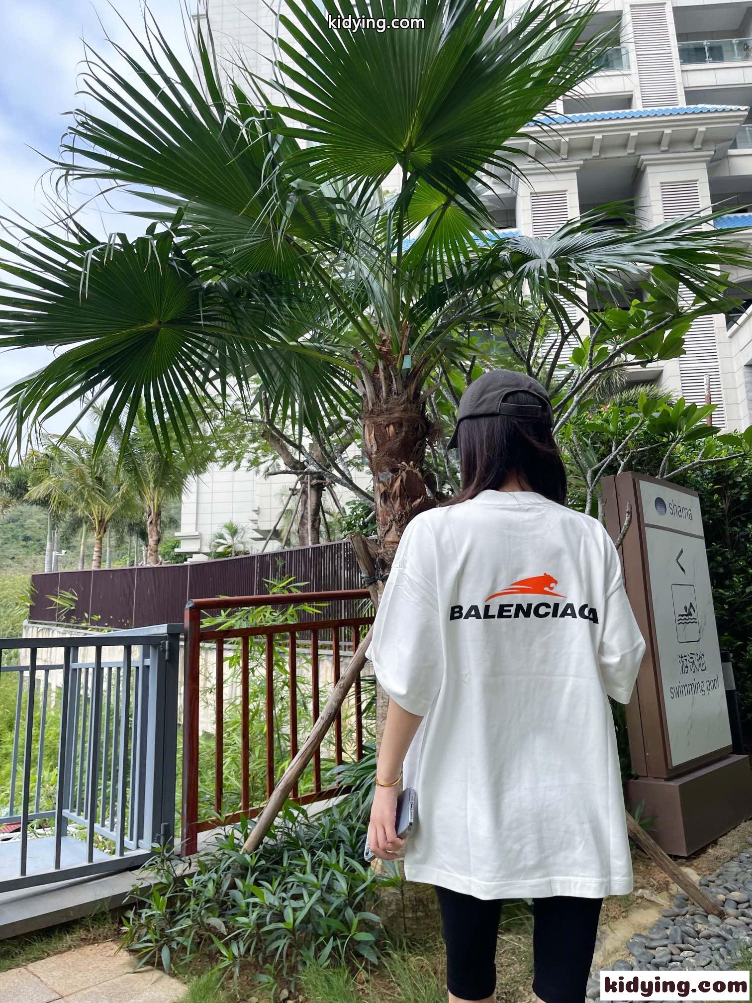 3色あり 流行り おしゃれ ゆったり ロゴ 刺繍 バレンシアガ 半袖tシャツ コピー 春夏 定番 トップス 快適 男女兼用-4