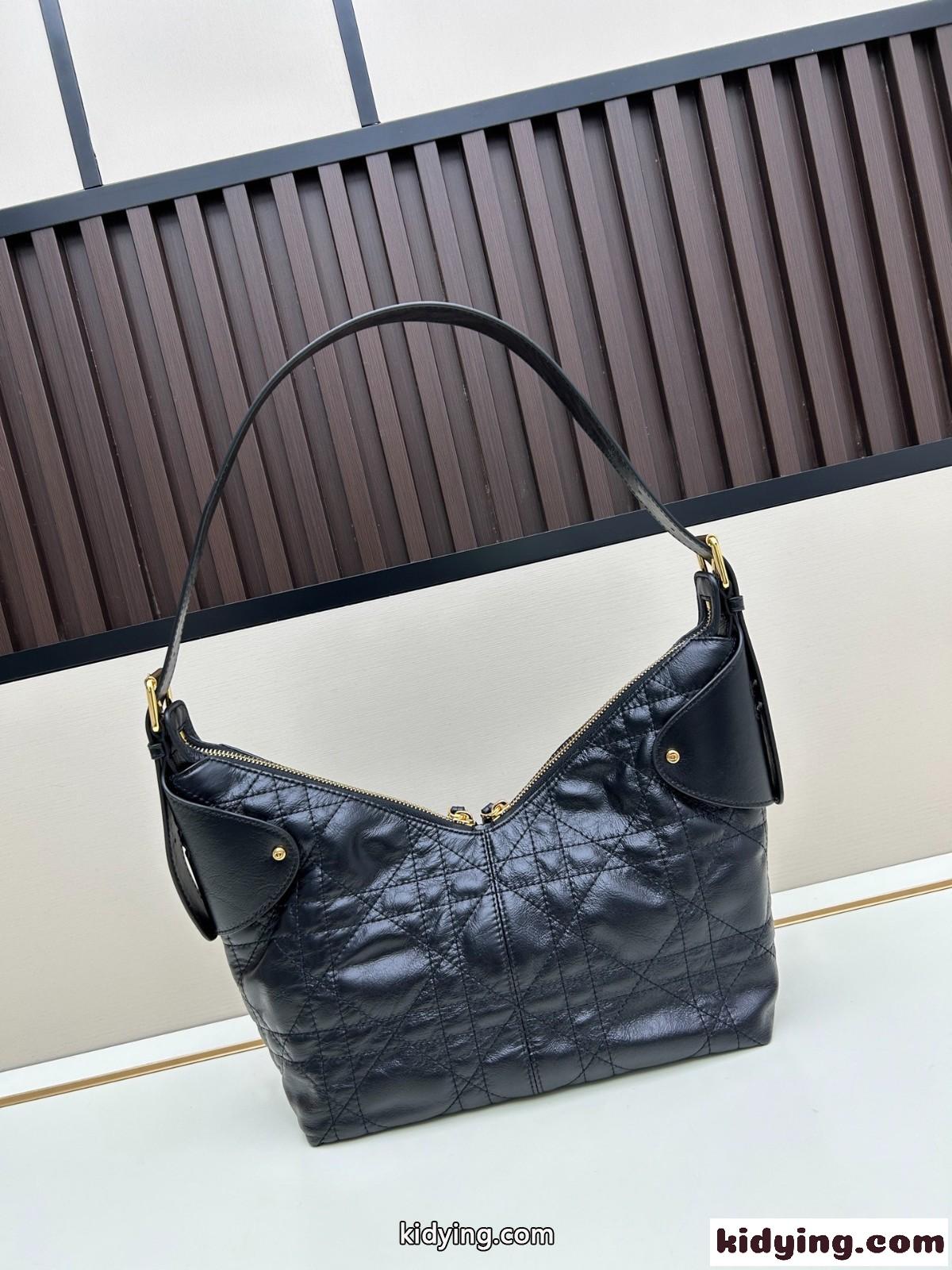人気新作 Dior Voyage バッグ ミディアム スーパーコピー ブラック-2