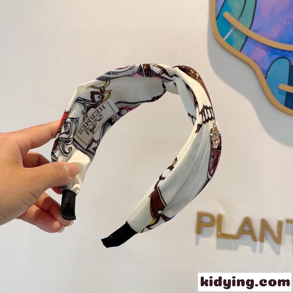 スカーフプリントエレガント ヘアアクセサリー エルメス カチューシャ 偽物-3