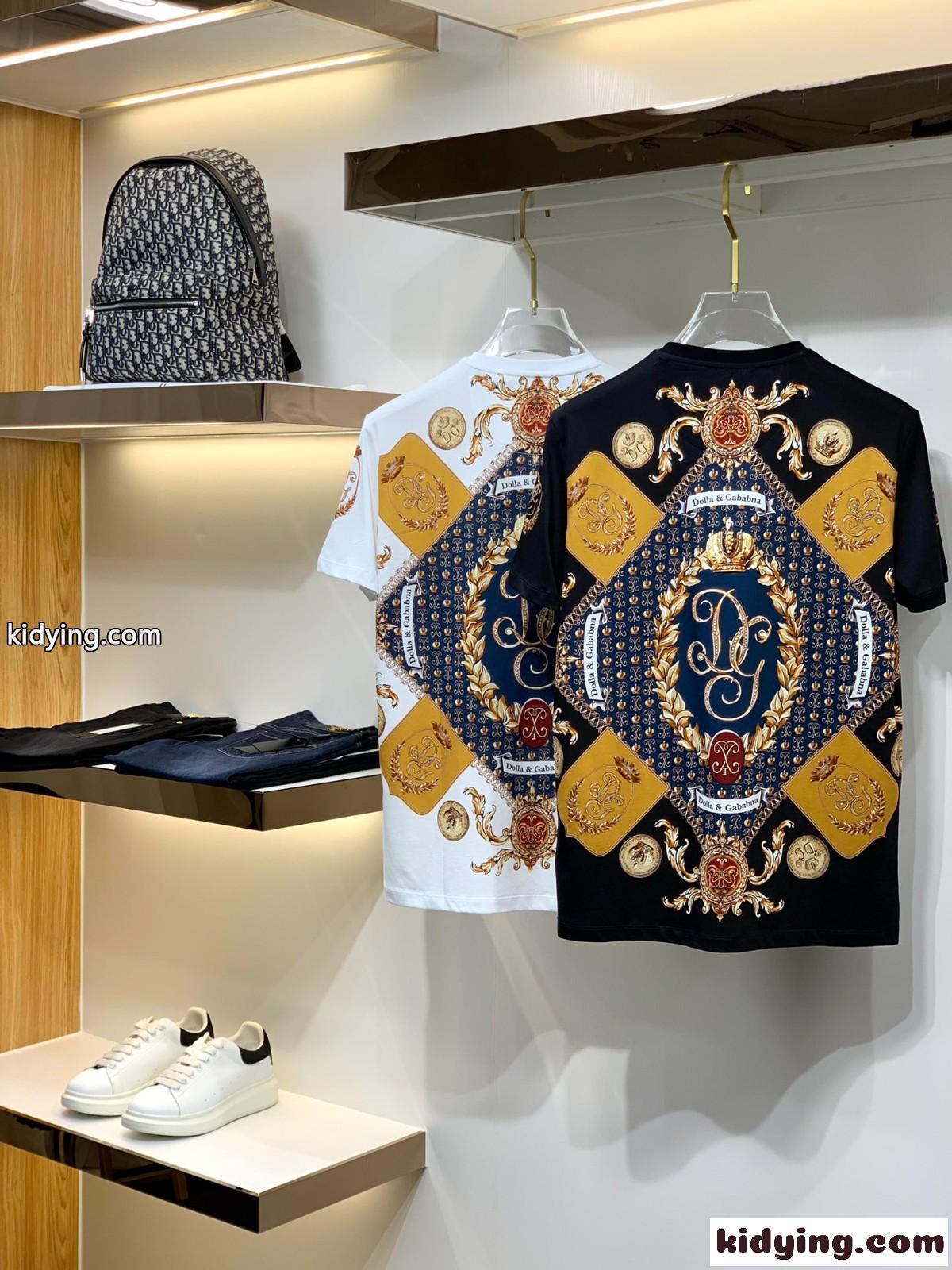 華やか 上品 高級感 プリント クールネック メンズ 半袖 トップス ドルチェ&ガッバーナ Tシャツ コピー 存在感抜群-1