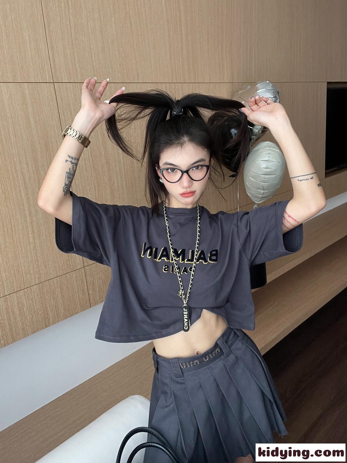カジュアル ロゴプリント クロップドTシャツ バルマン Tシャツ コピー 半袖 トップス-4