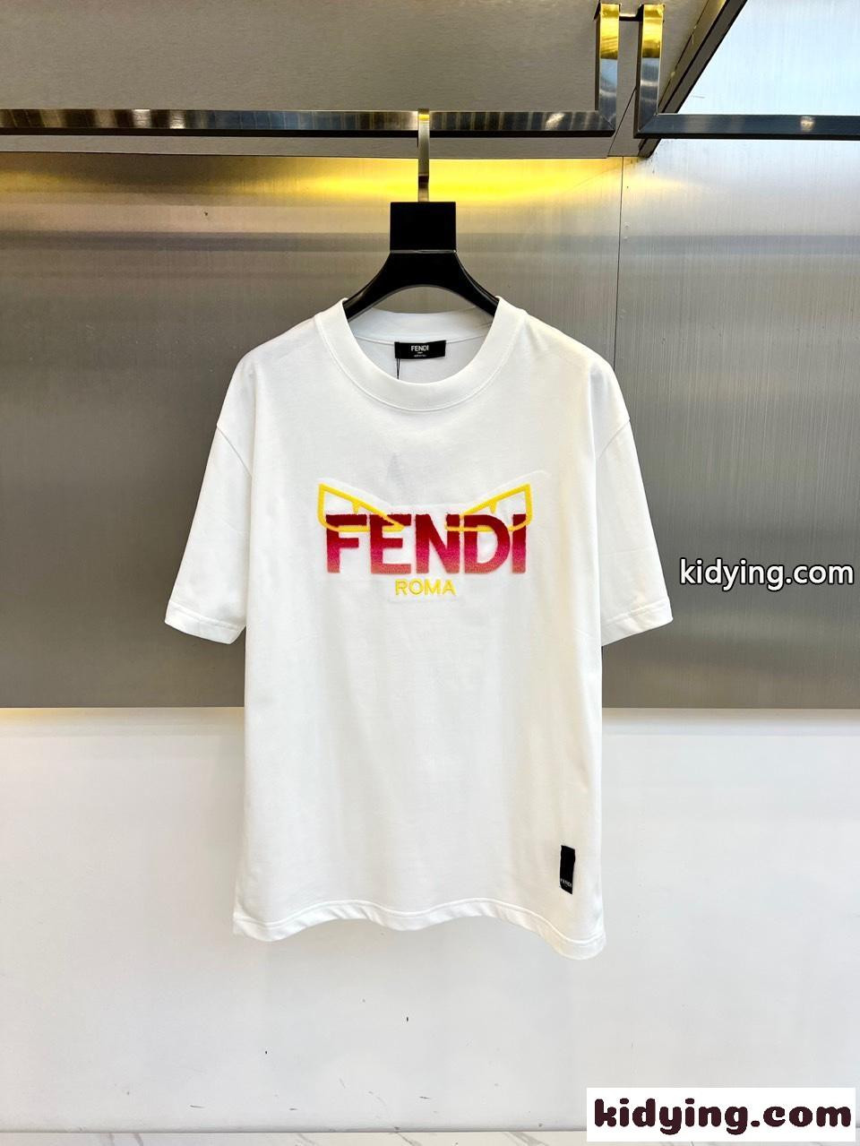 カジュアル 合わせやすい ロゴ入り 半袖Tシャツ フェンディ Tシャツ コピー ホワイト-1