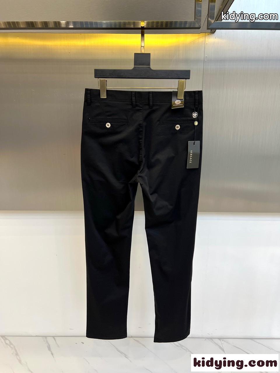 洗練された 上品 合わせやすい ヴェルサーチ パンツ 偽物 メンズ チノパンツ ブラック-0