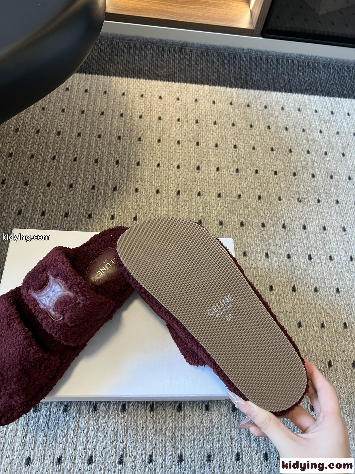 セリーヌ サンダル スーパーコピー秋冬 もこもこ ファーサンダル  レッド-0