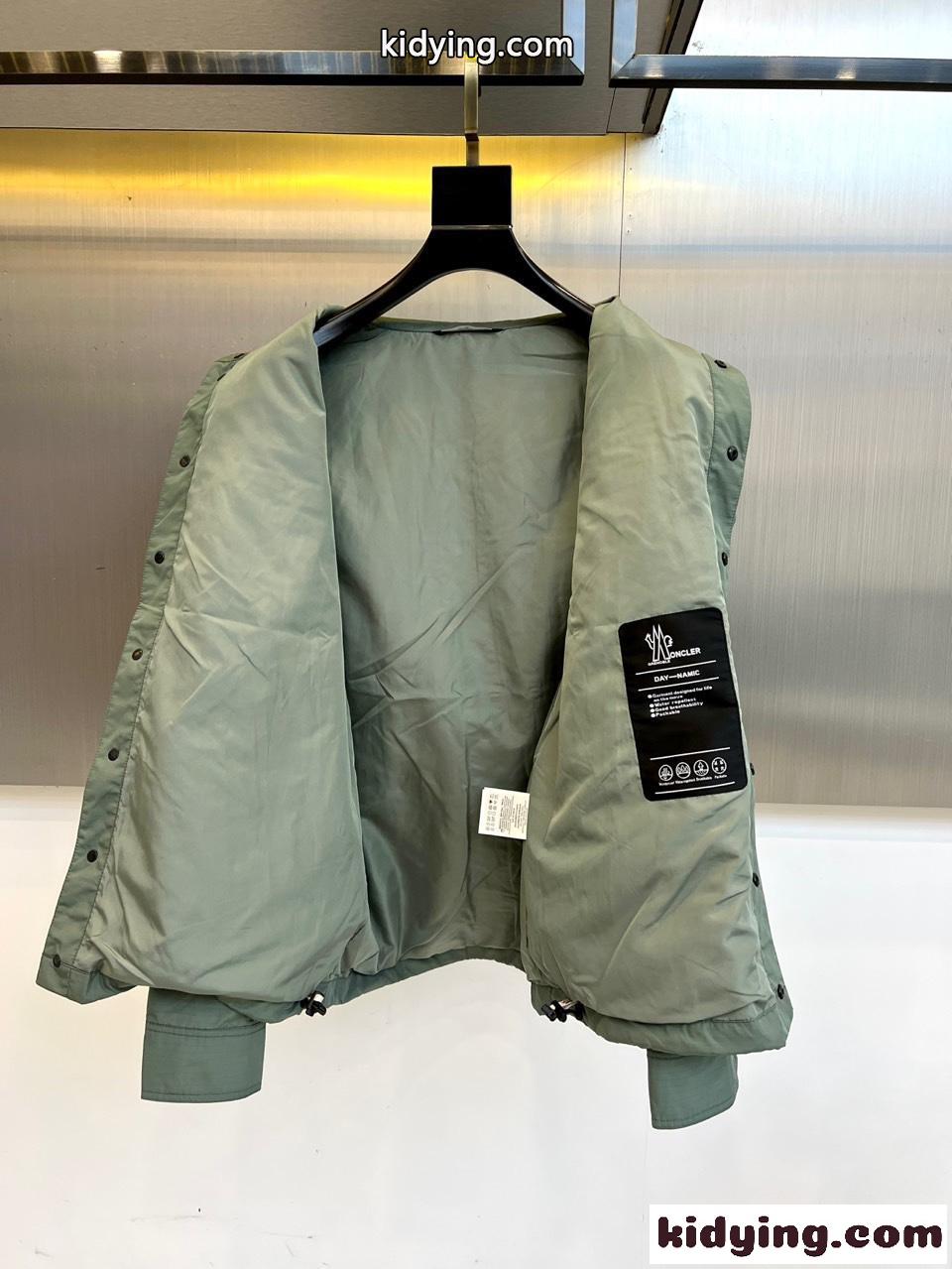 大人カジュアル 洗練された ブルゾン モンクレール ジャケット 偽物 グリーン-3