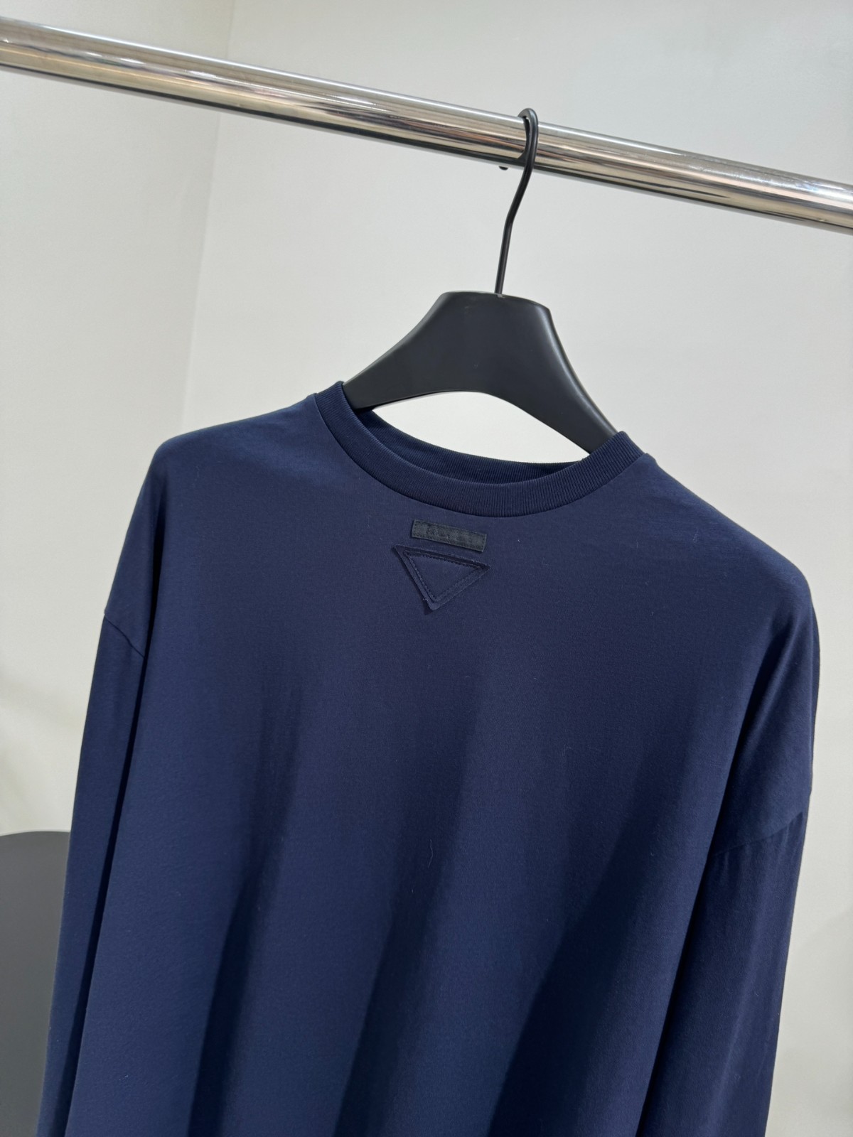 シンプル カジュアル 長袖Tシャツ プラダ Tシャツ コピー ユニセックス ネイビー-2