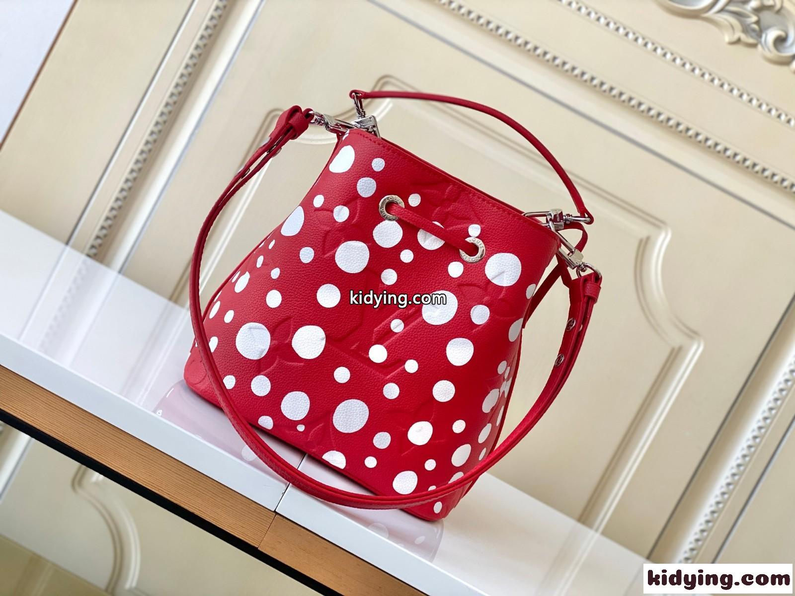 人気 新作 おしゃれ LV × YK ネオノエ BB ルイ・ヴィトン バッグ コピー バケットバッグ レッド-2
