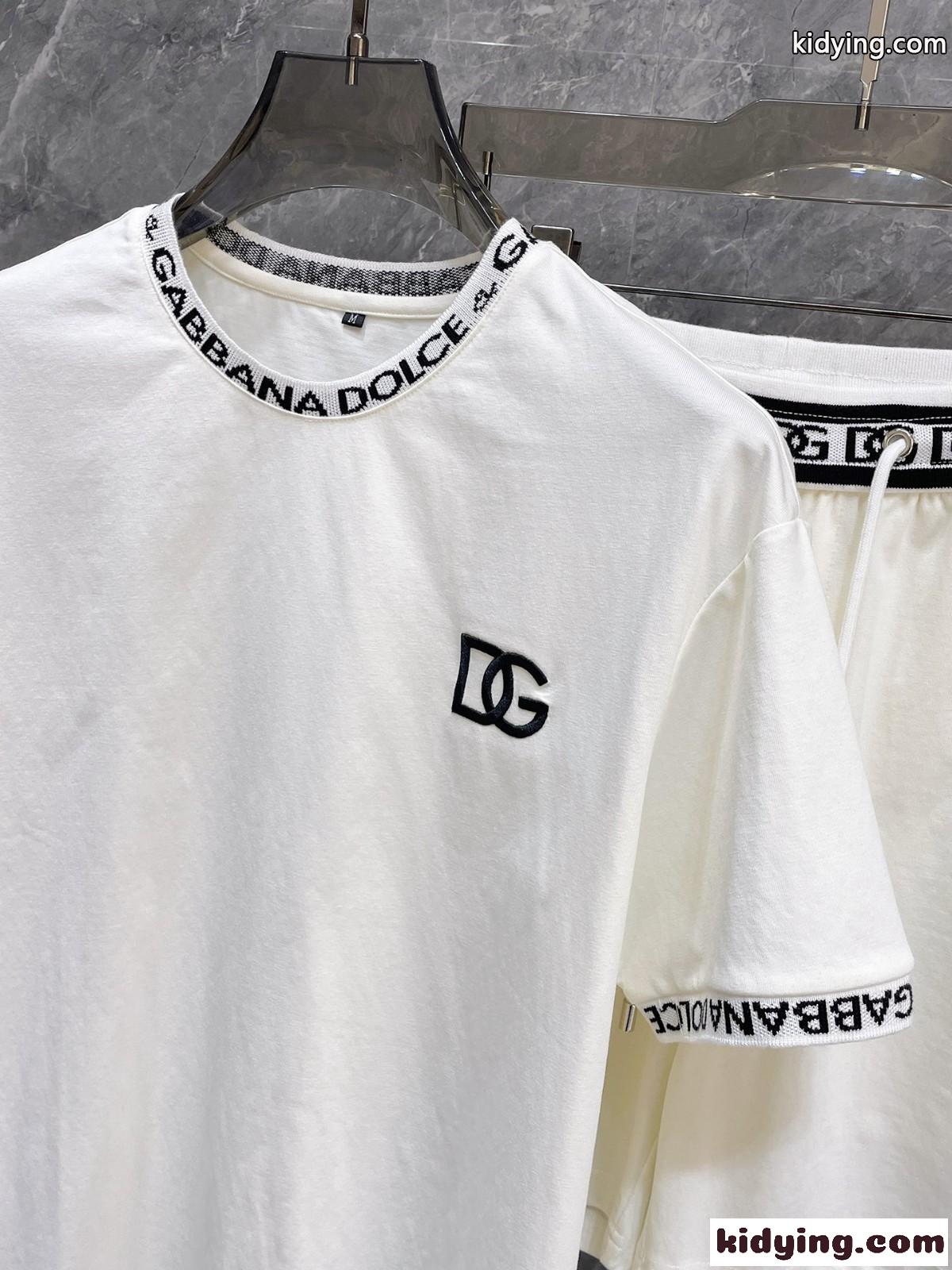 半袖Tシャツ×ショートパンツ2点セット ドルチェ&ガッバーナ セットアップ 偽物 ホワイト-1