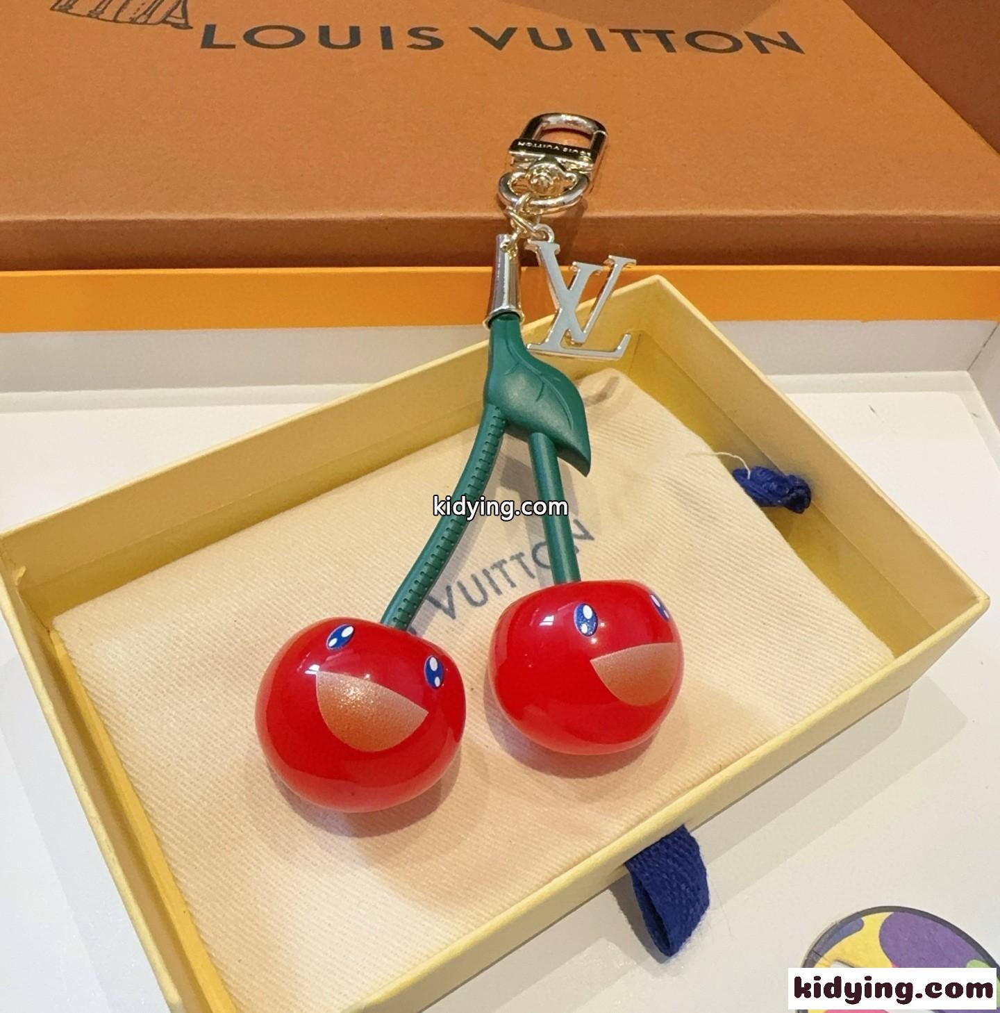 LV × TM バッグチャーム･チェリー ルイ・ヴィトン キーホルダー コピー M02476-0