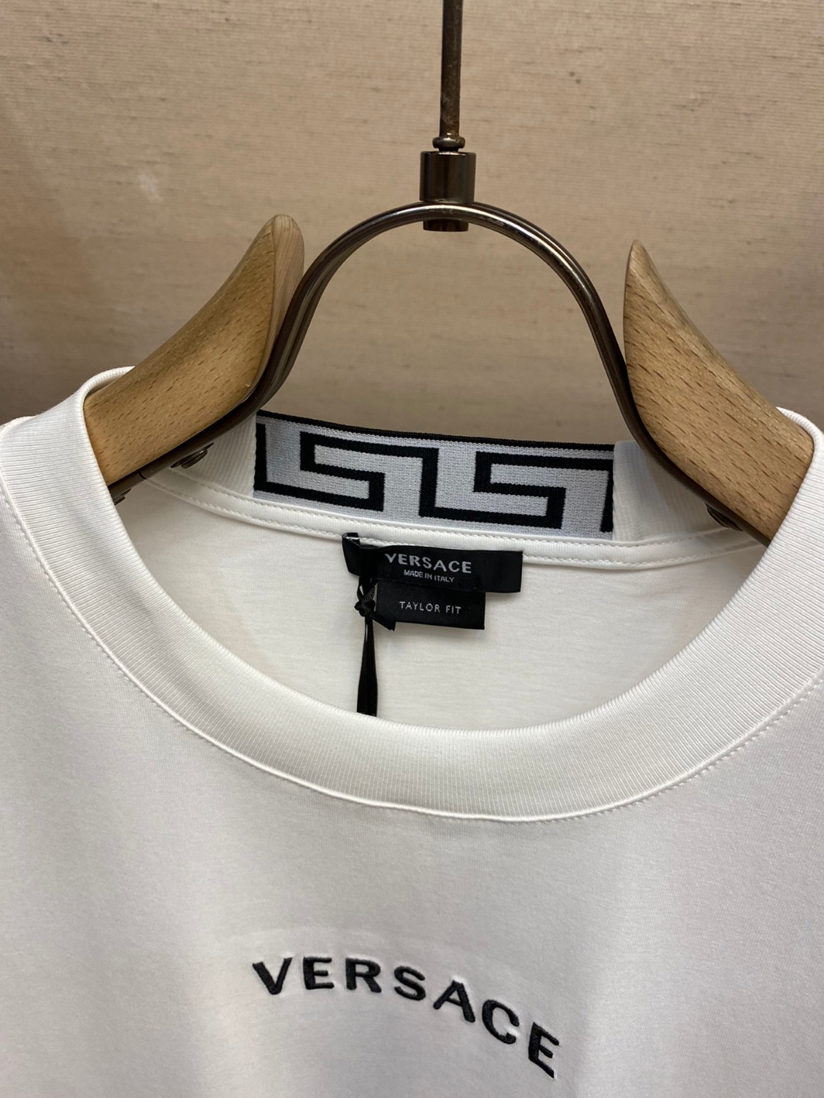 ベーシック 着回し抜群 ロゴ クルーネック ヴェルサーチェ Tシャツ コピー 半袖 トップス-3