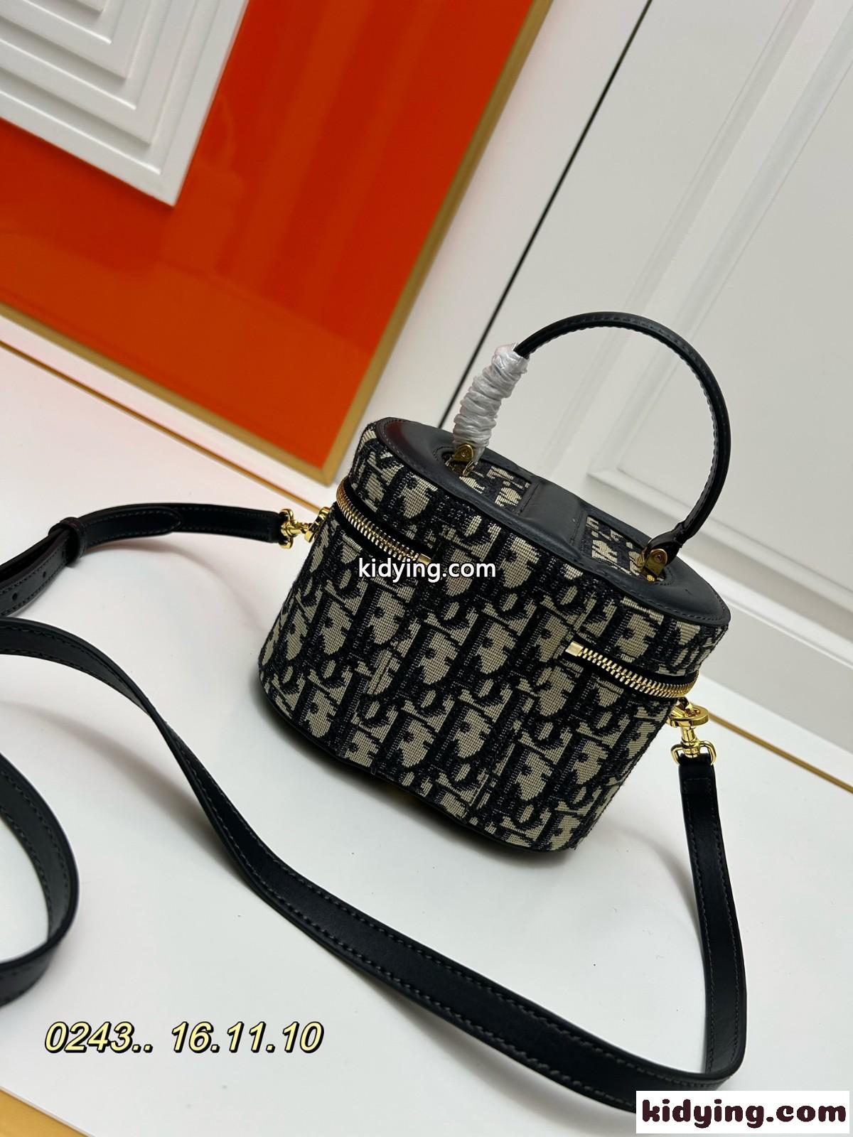 DIOR CD SIGNATURE ヴァニティ スモール クリスチャン・ディオール バッグ コピー-1