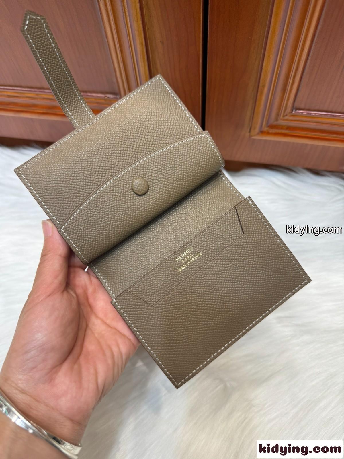 定番で大人気!コンパクト 二つ折り財布 エルメス ベアン ミニ財布 コピー グリーン-0