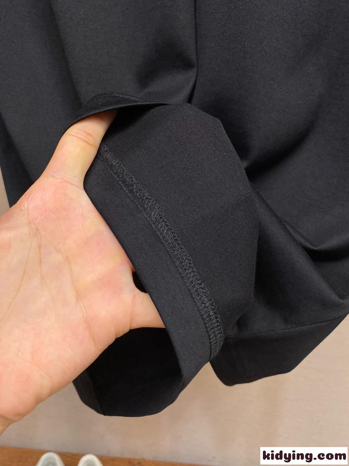 ベーシック ロゴ クルーネック コットン 長袖Tシャツ セリーヌ Tシャツ コピー ブラック-3