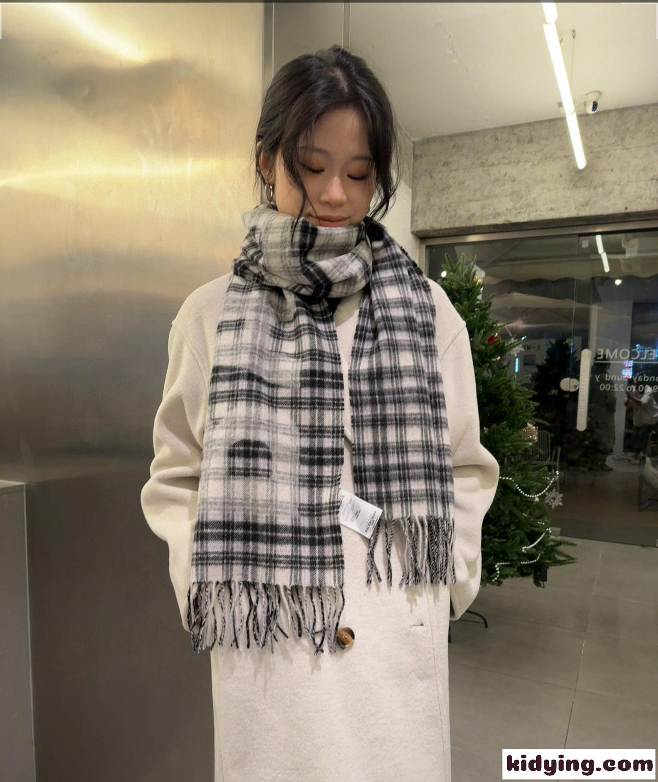 定番 ロゴ入り チェック柄 お洒落 バレンシアガ スカーフ 偽物 カシミヤ マフラー-1