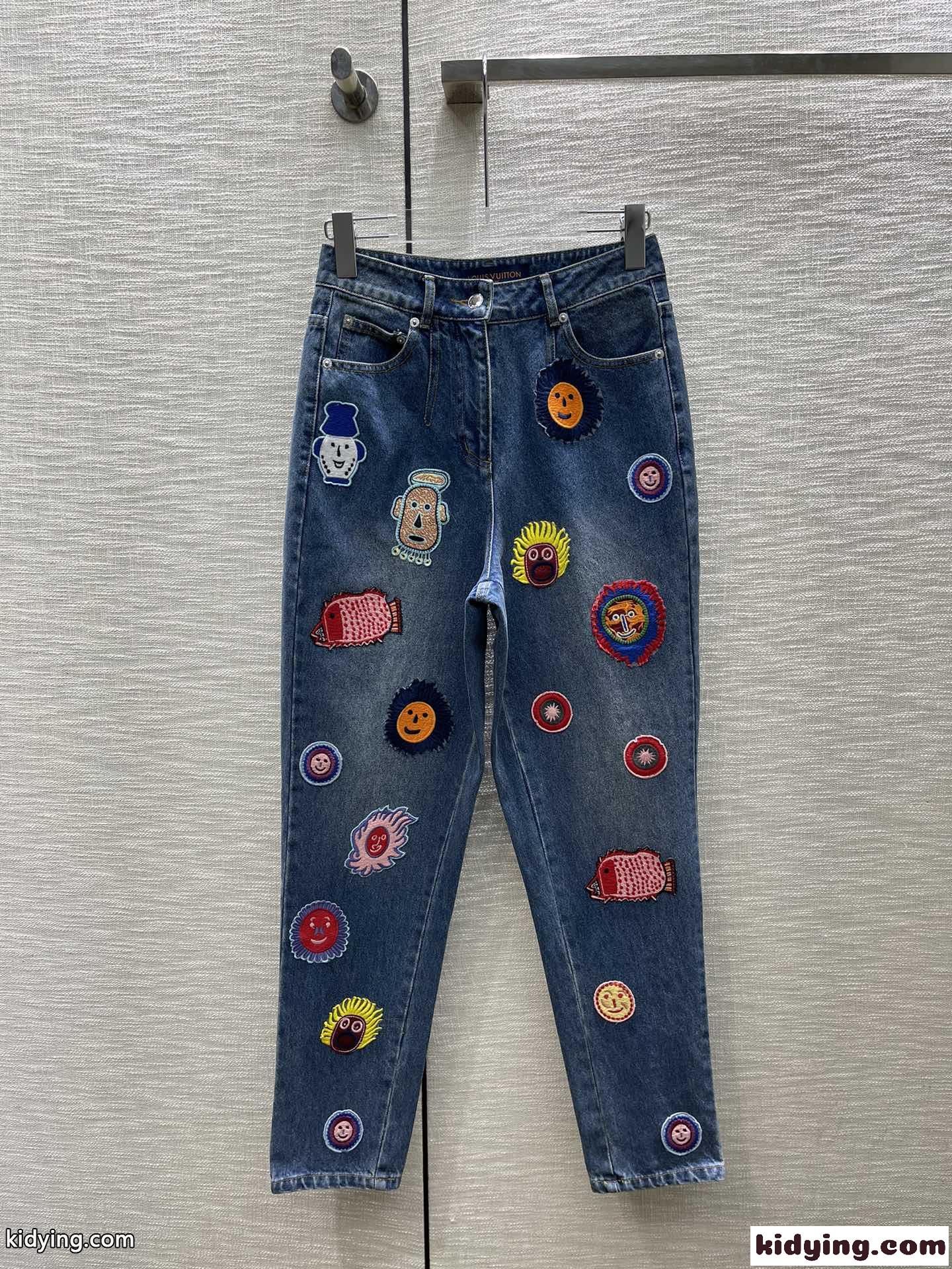 LV × YK フェイスパッチジーンズ ルイ・ヴィトン ジーンズ コピー レディース デニムパンツ-0