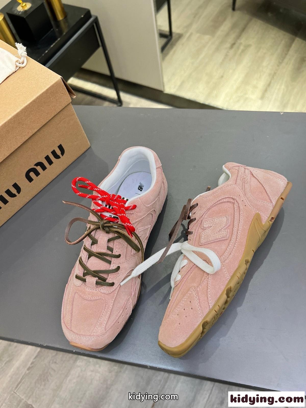 New Balance x Miu Miu xxx スエードスニーカー ミュウミュウ スニーカー コピー ピンク-2