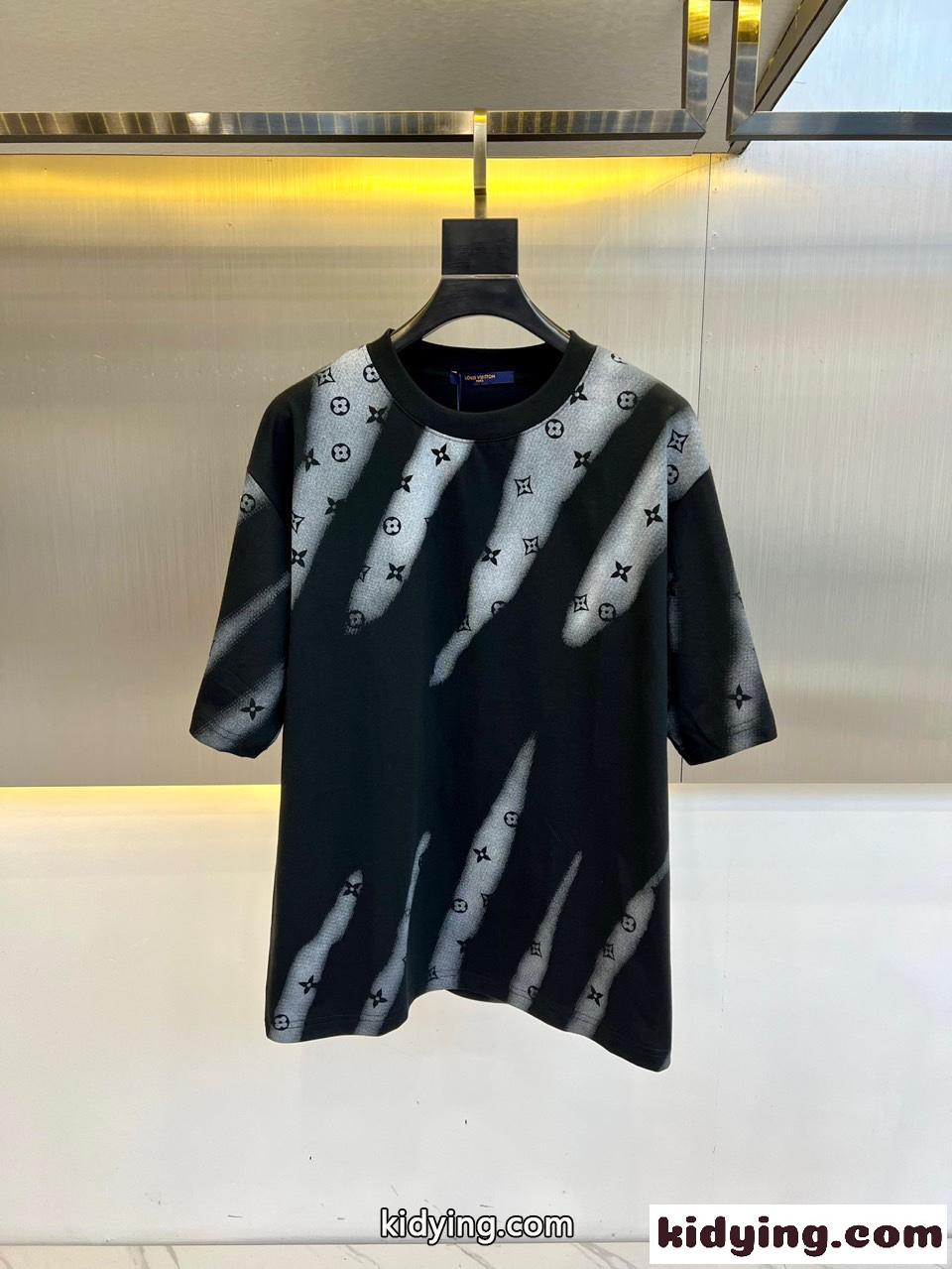 お洒落 カジュアル ルイ・ヴィトン Tシャツ コピー ロゴ 半袖Tシャツ ブラック-0