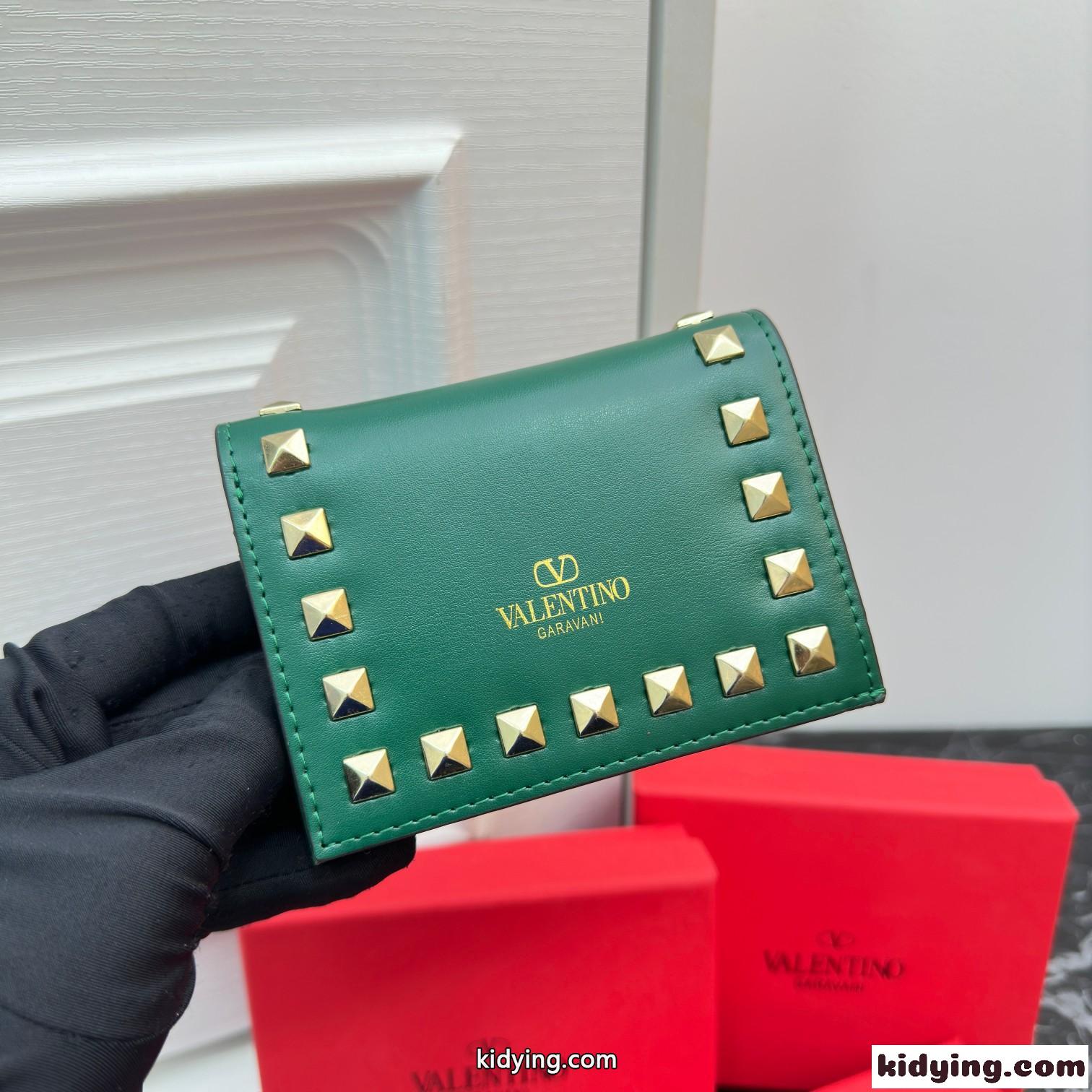 ロックスタッズ スモール ウォレット ヴァレンティノ 財布 コピー グリーン-1