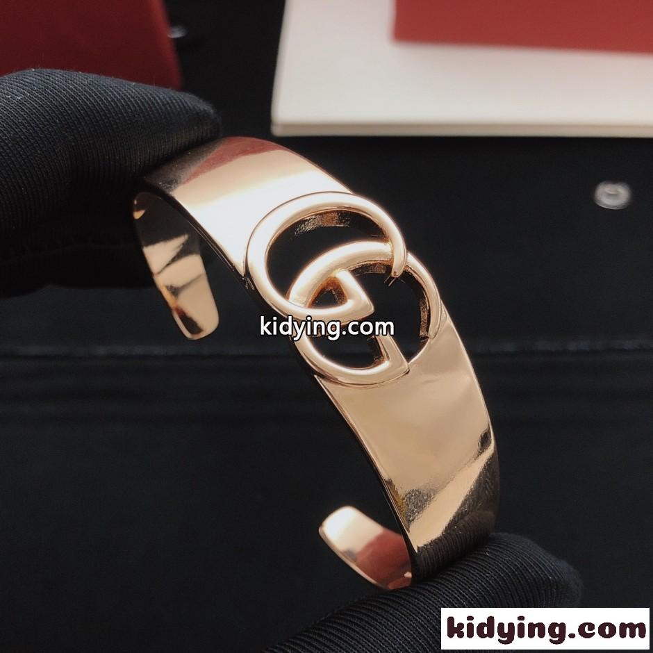 洗練された ダブルG オープンバングル グッチ ブレスレット 偽物-1