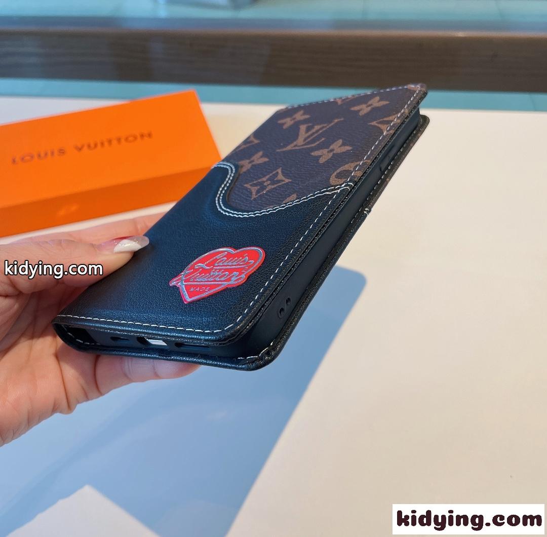 iPhone 13手帳型 ルイ・ヴィトン アイフォンケース コピー 人気 おしゃれ カード収納 ストラップ スタンド機能-2