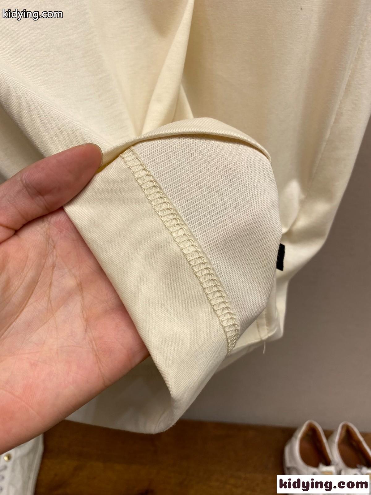 お洒落 定番 クルーネック 半袖Tシャツ フェンディ Tシャツ 偽物 コットン ベージュ-3