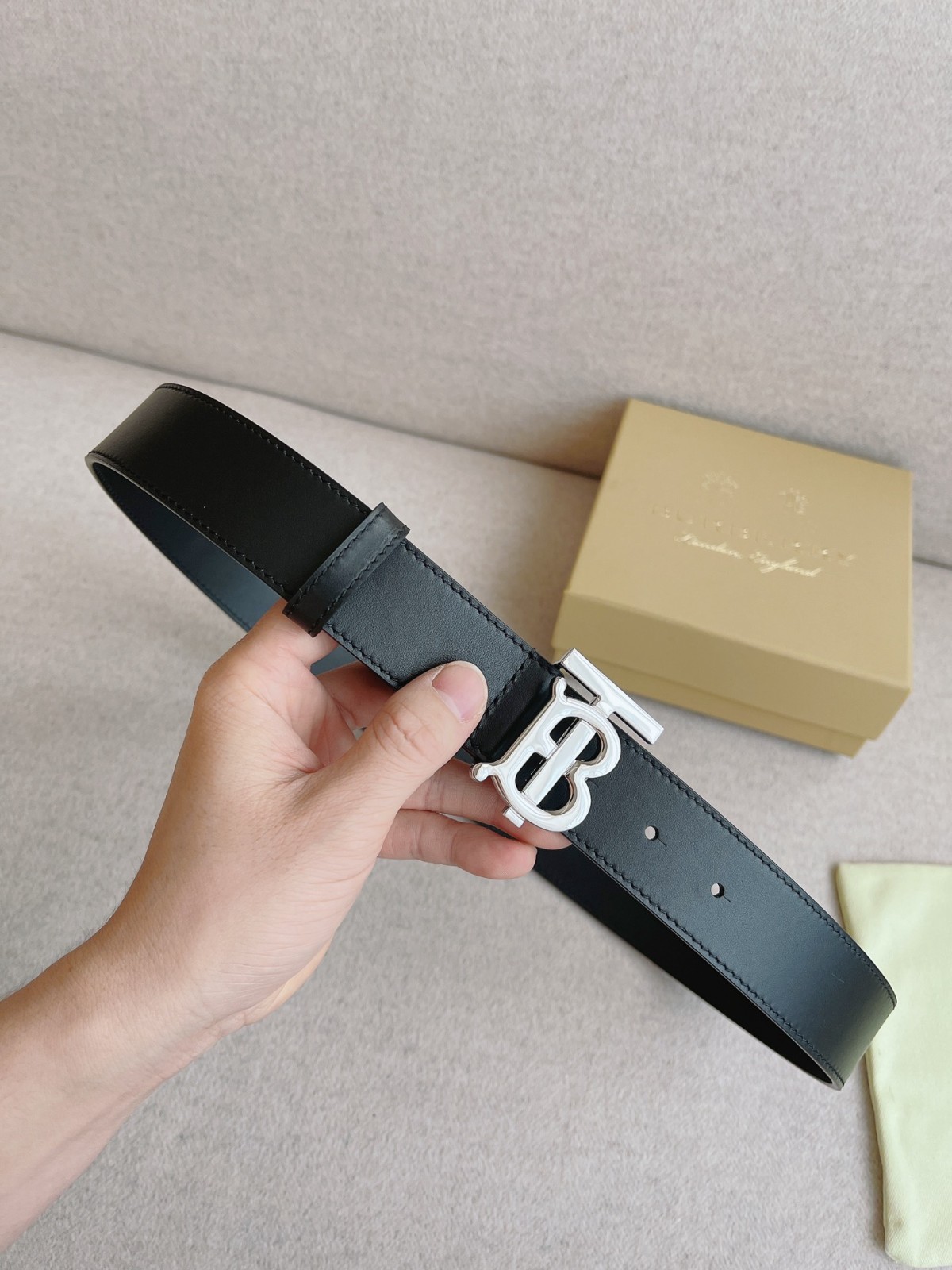 TBモノグラム レザーベルト バーバリー ベルト コピー 上品 合わせやすい-1
