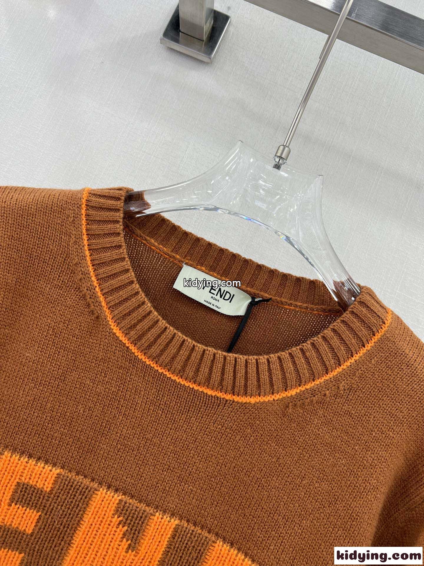 フェンディ セーター コピー シンプル 可愛い クルーネック 長袖 レディース ファッション-1