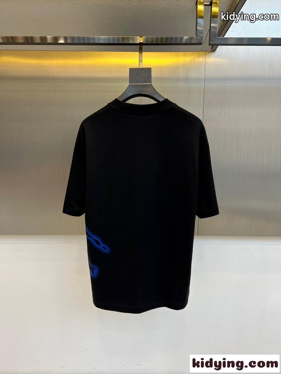 目を引く EKD 半袖Tシャツ バーバリー Tシャツ 偽物 クルーネック ブラック-0
