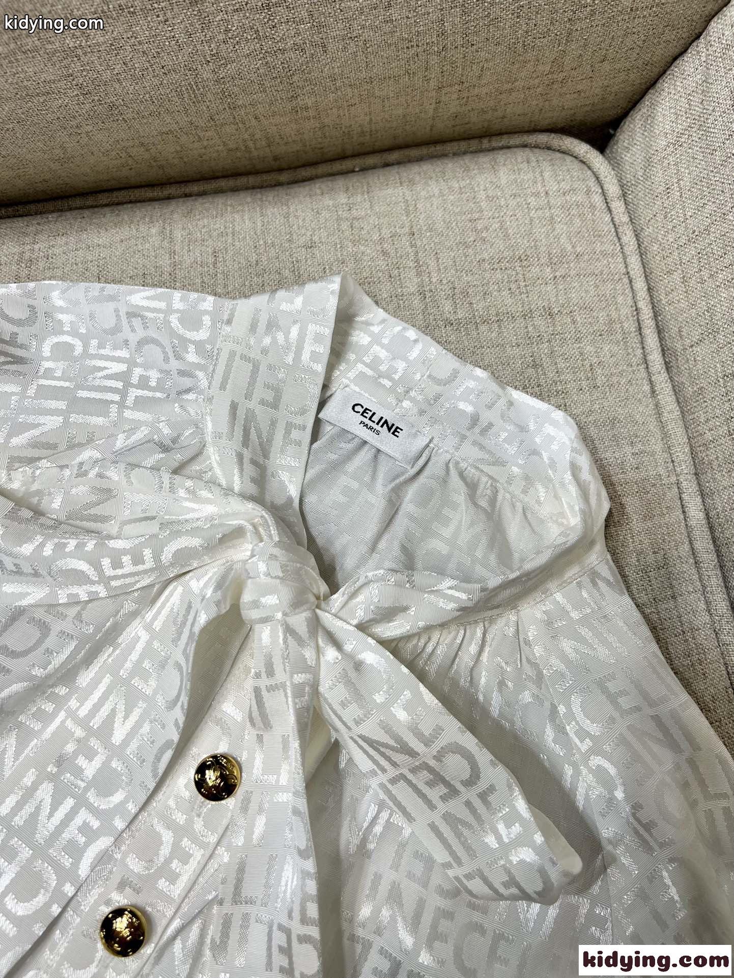 上品 ロゴ入り フェミニン 通勤 おしゃれ セリーヌ シャツ コピー 長袖 ボウタイ ブラウス-0