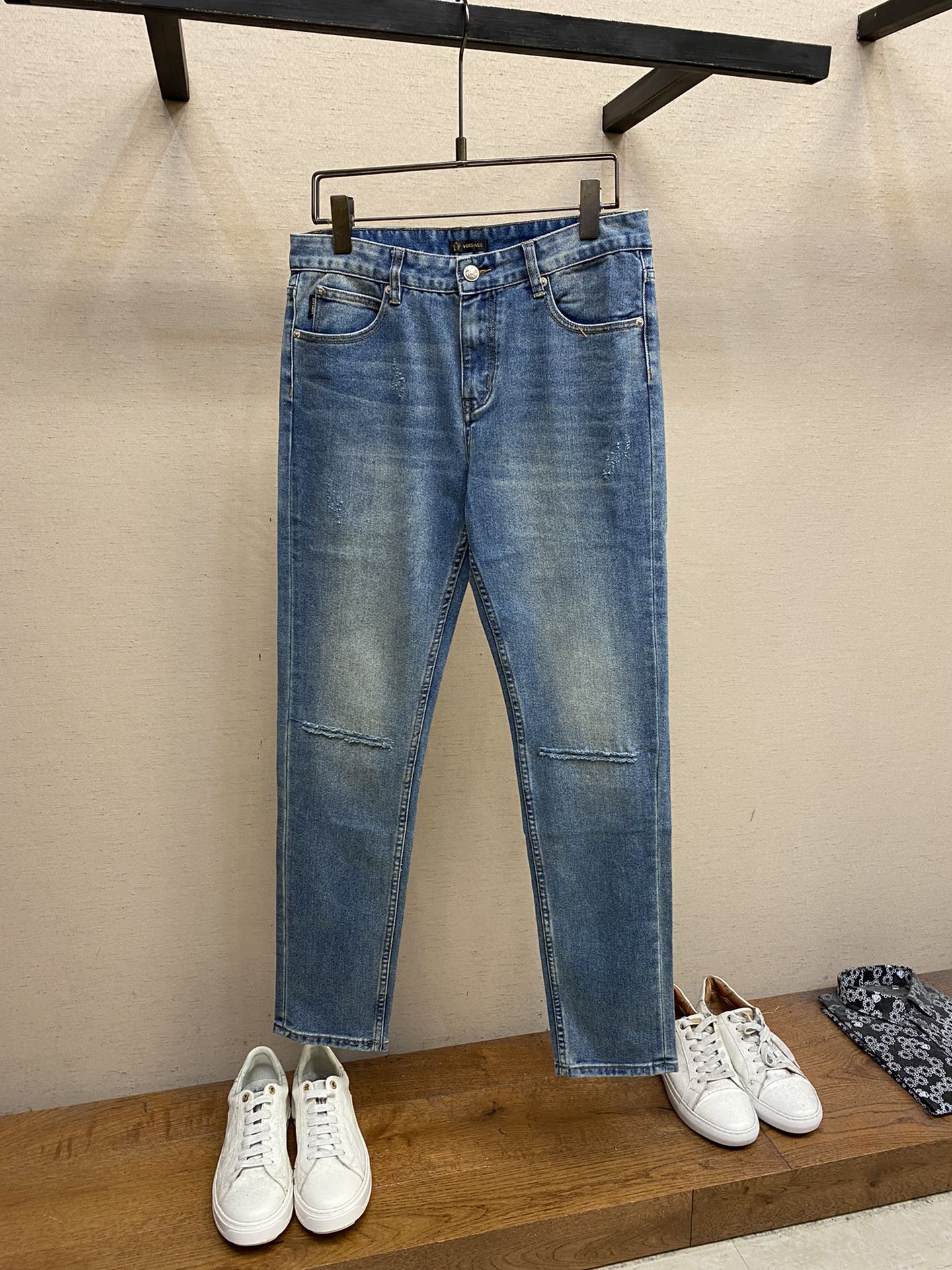 シンプル 合わせやすい デニムパンツ ヴェルサーチェ パンツ コピー ジーンズ-2