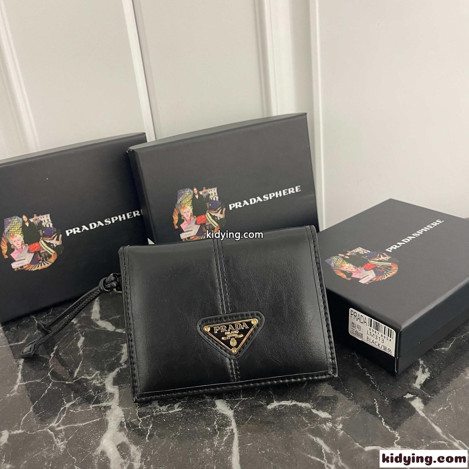 シンプル 上品 コンパクトウォレット プラダ 財布 コピー 二つ折り財布 ブラック-0