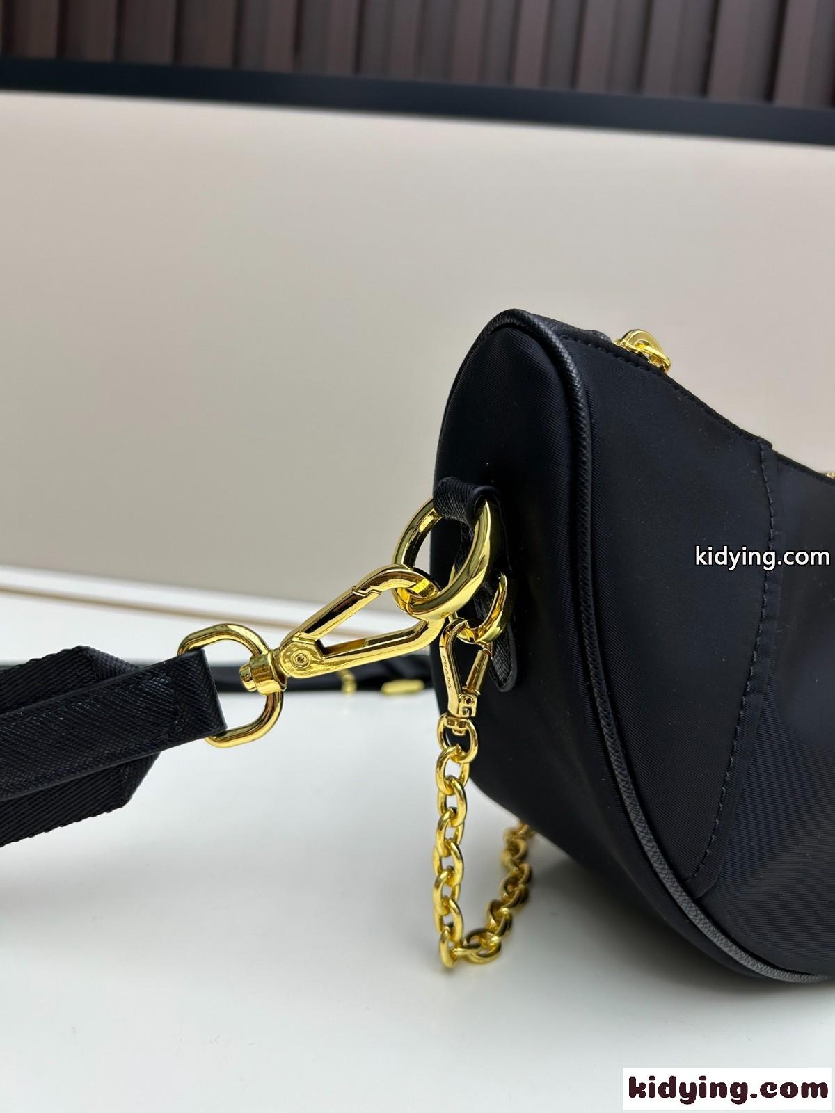 プラダ ドゥミ・リュンヌ Re-Nylon ショルダーバッグ コピー ブラック-3