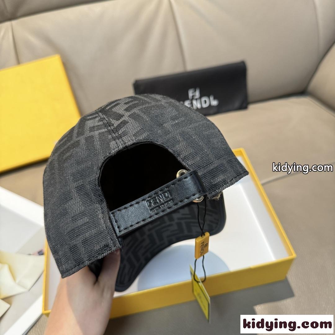 上品 お洒落 フェンディ キャップ 偽物 FF総柄 ベースボールキャップ ブラック-3