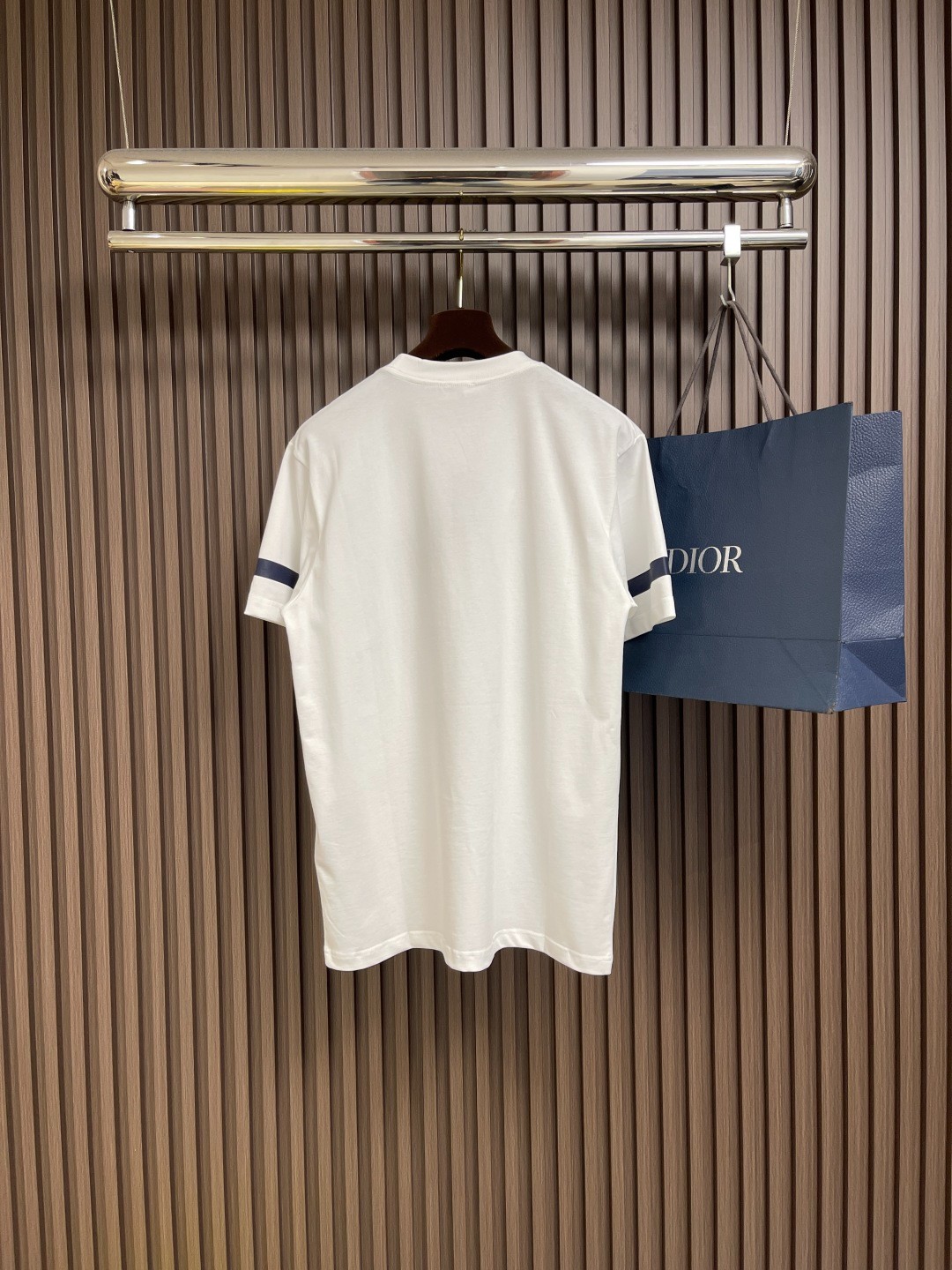 目を引く 刺繍入り クリスチャン・ディオール Tシャツ 偽物 クルーネック 半袖Tシャツ-2
