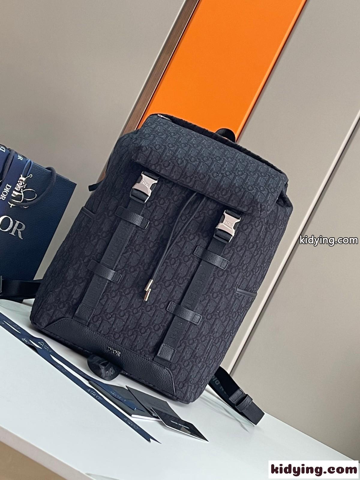 機能的で大容量 クリスチャン・ディオール バッグ DIOR EXPLORER バックパック コピー-1