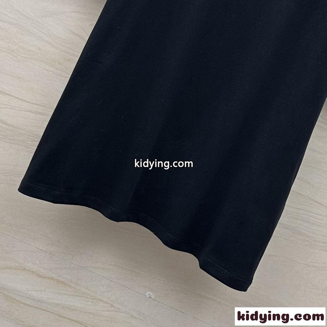 シンプル クルーネック 合わせやすい モンクレール 半袖Tシャツ コピー ブラック-1