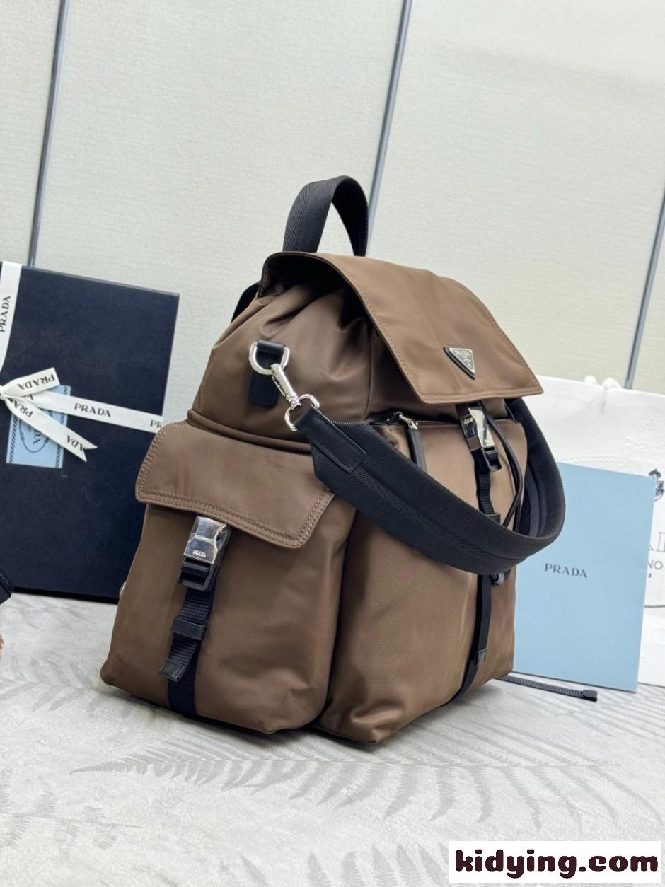プラダ エクスプローラ Re-Nylon xレザー バックパック スーパーコピー 2VZ118 ブラウン-0